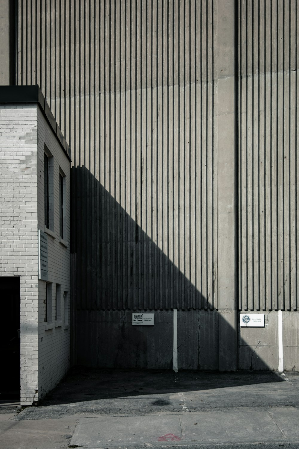 brown and gray concrete building