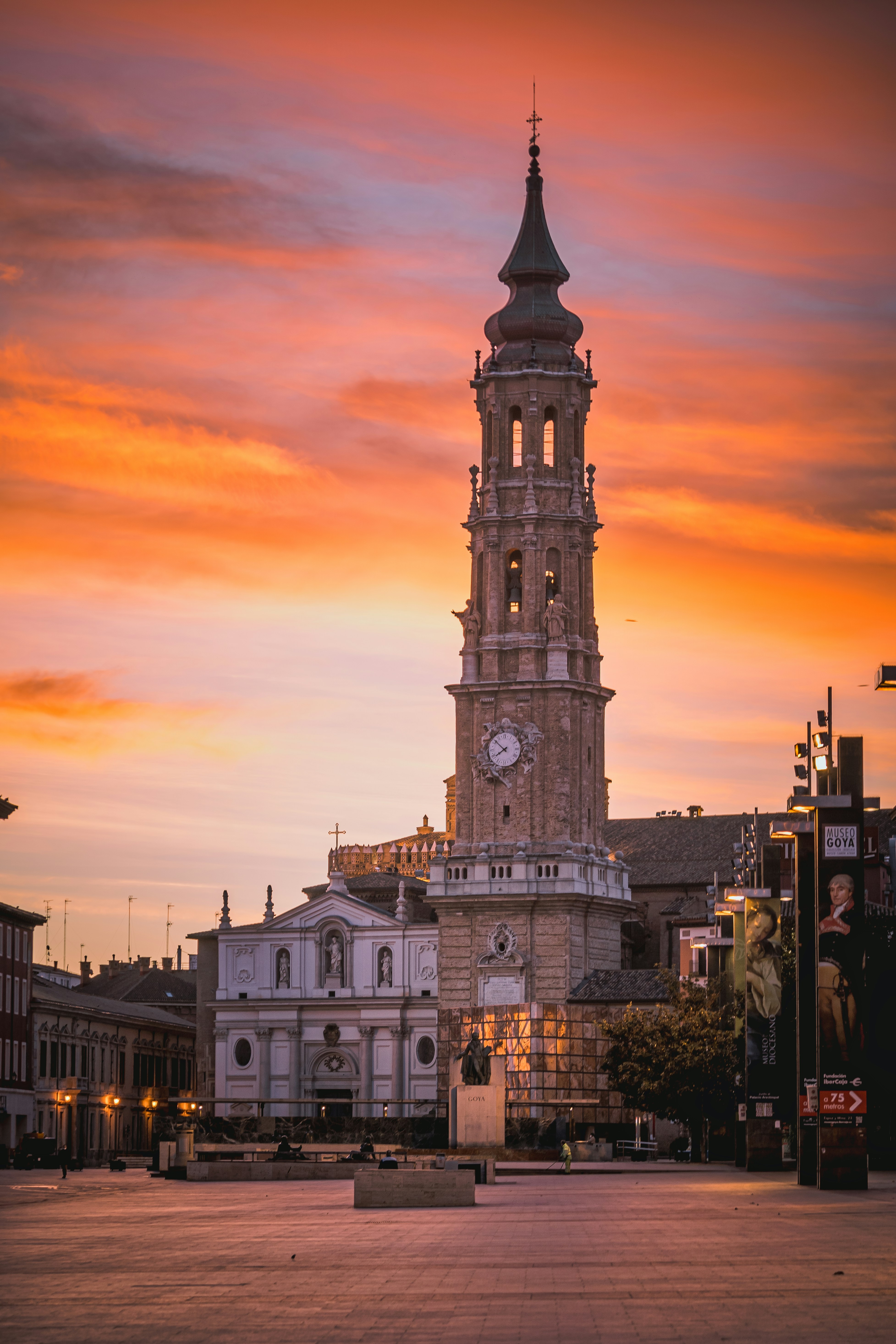 Amanecer en la Catedral La Seo, Zaragoza