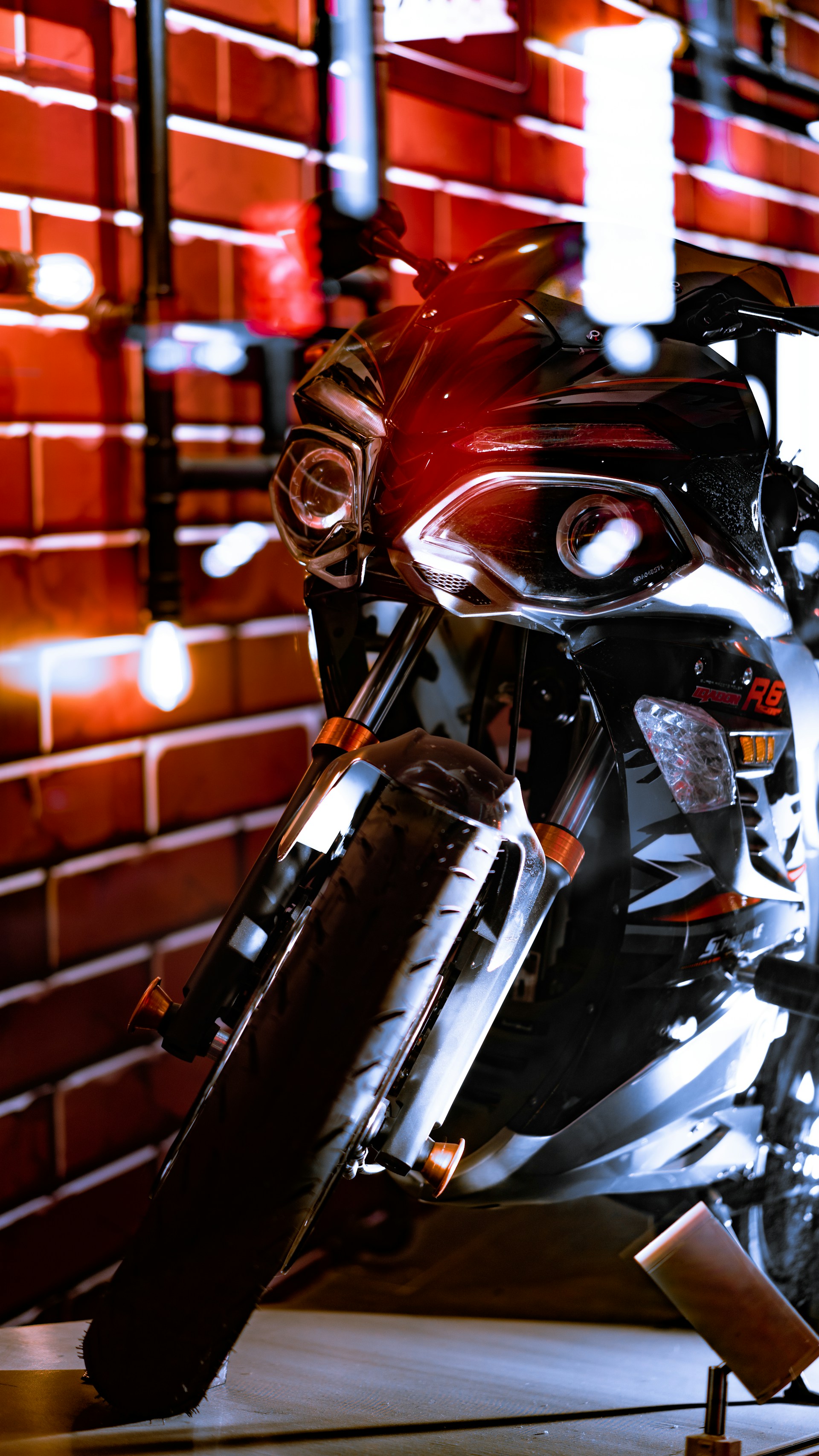 gray computer monitor