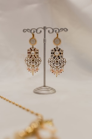 gold and silver 2 tier stand