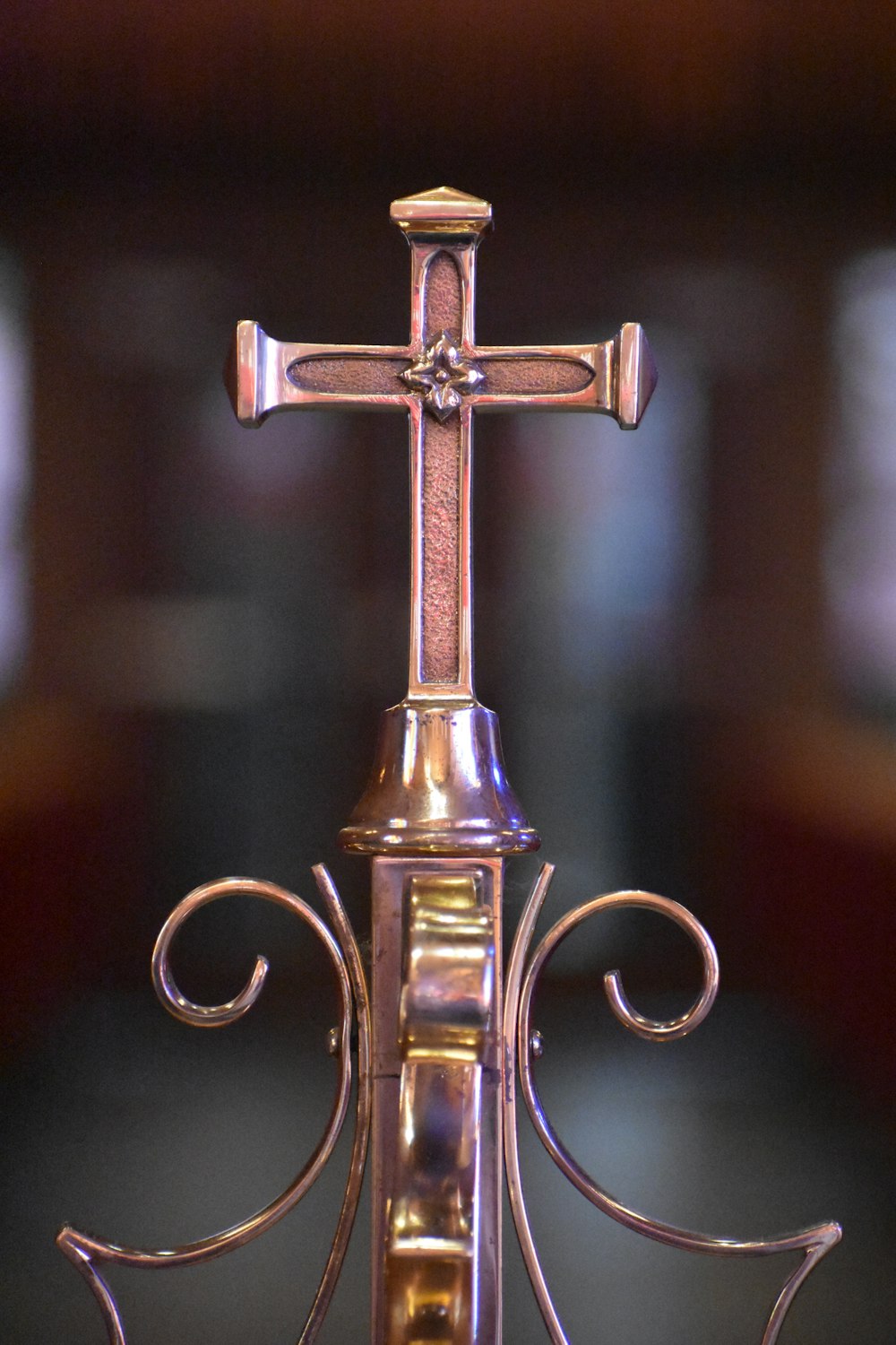 Cruz de oro con colgante de cruz
