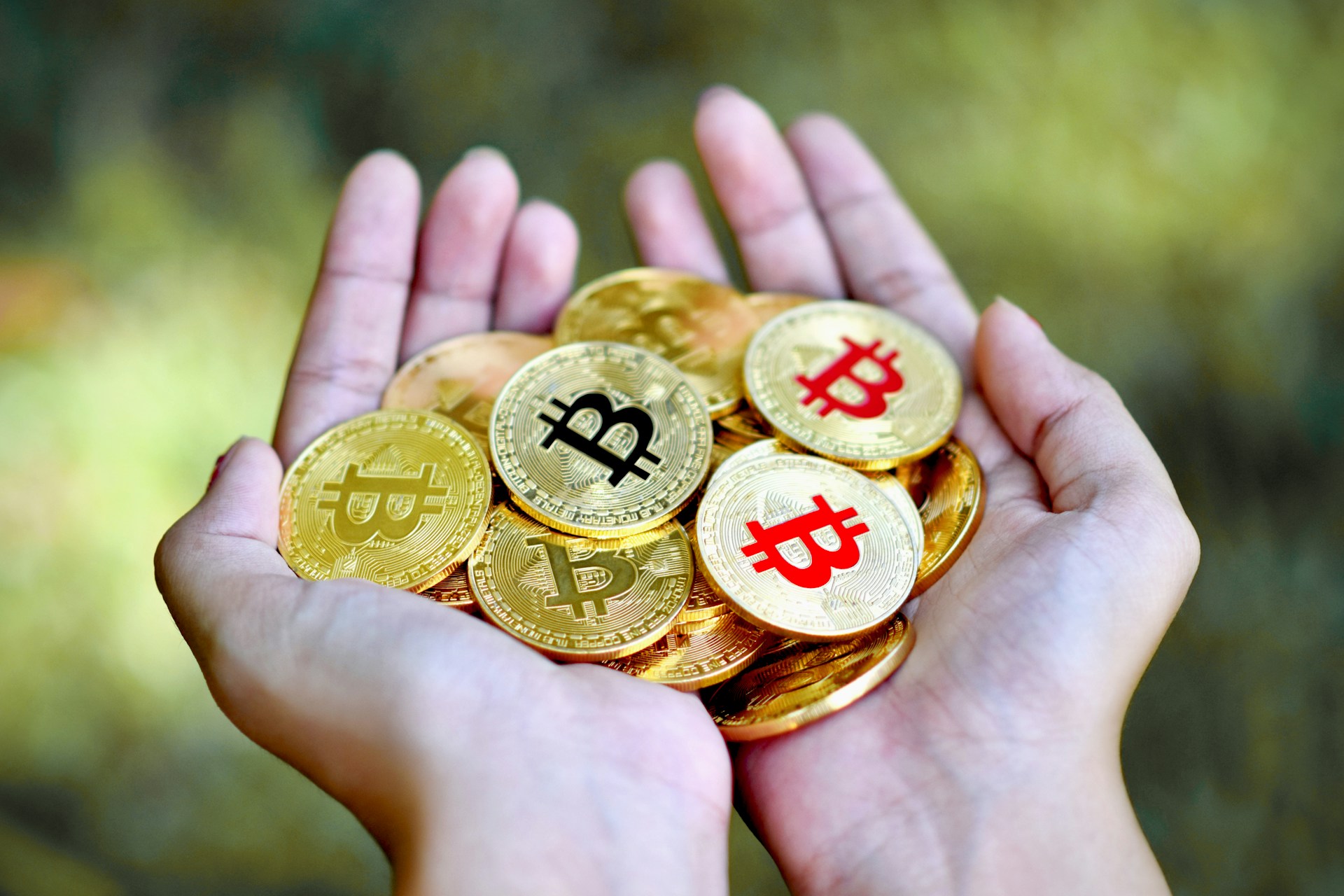 gold and silver round coins