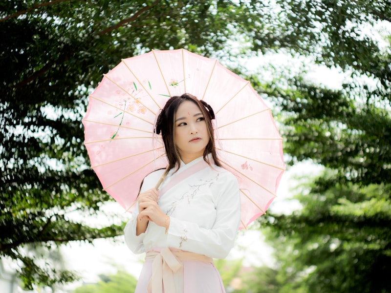 Femme en kimono rose Tokyo