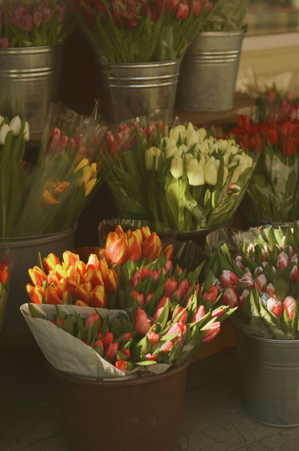 red and yellow tulips bouquet