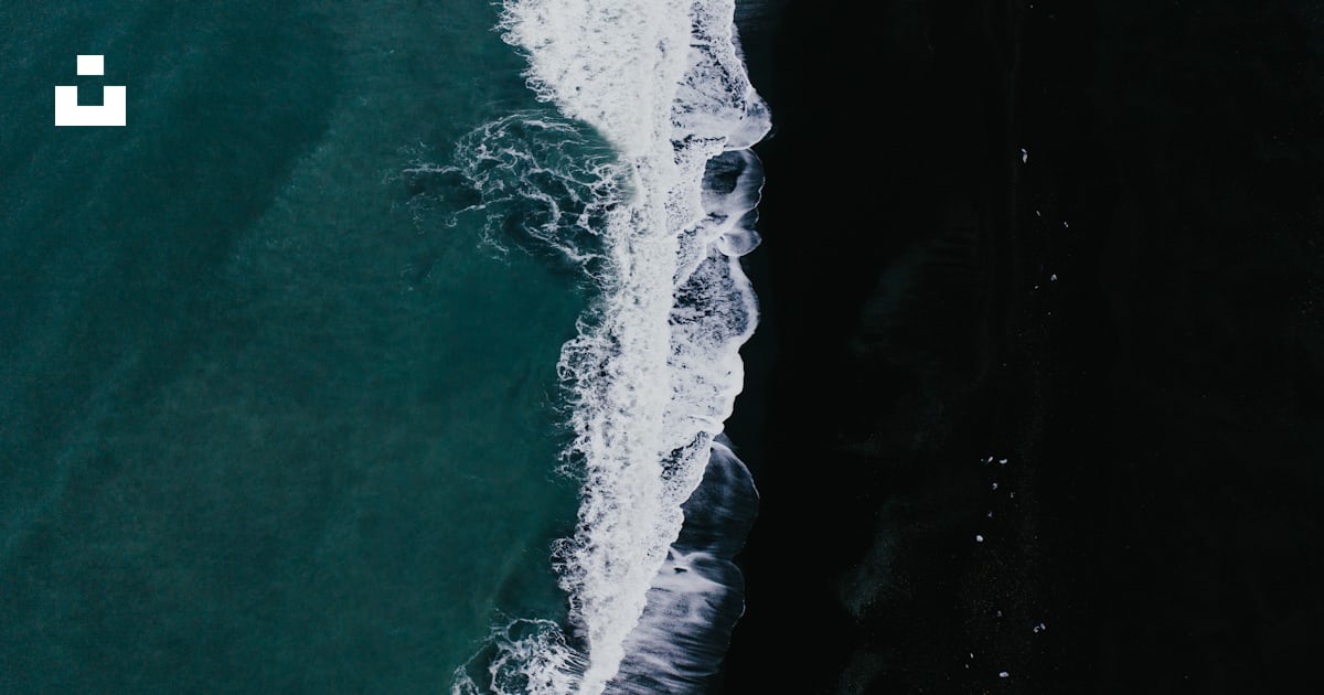 Aerial view of ocean waves photo – Free Nature Image on Unsplash