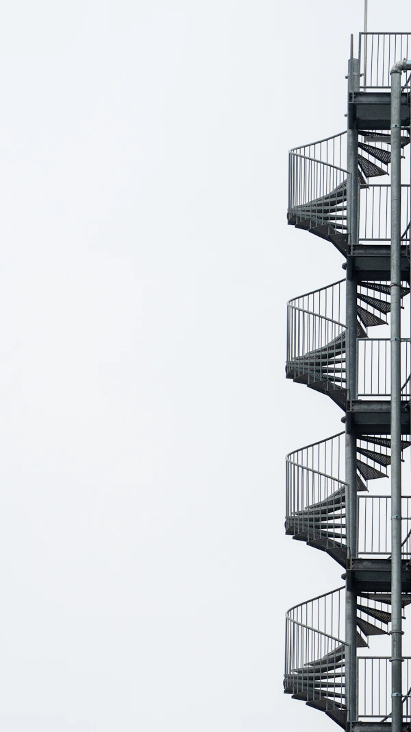 Escada metálica moderna