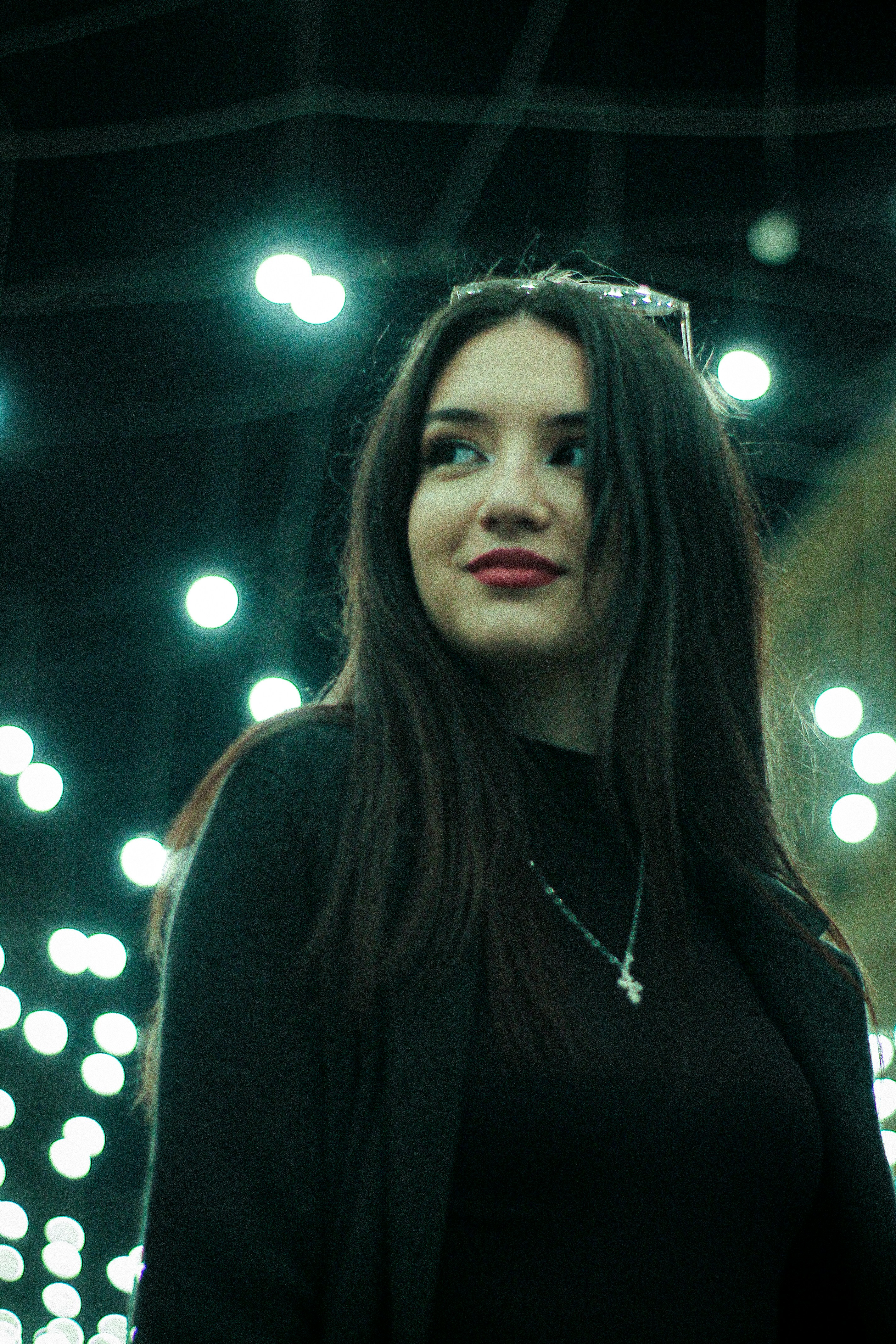 woman in black long sleeve shirt