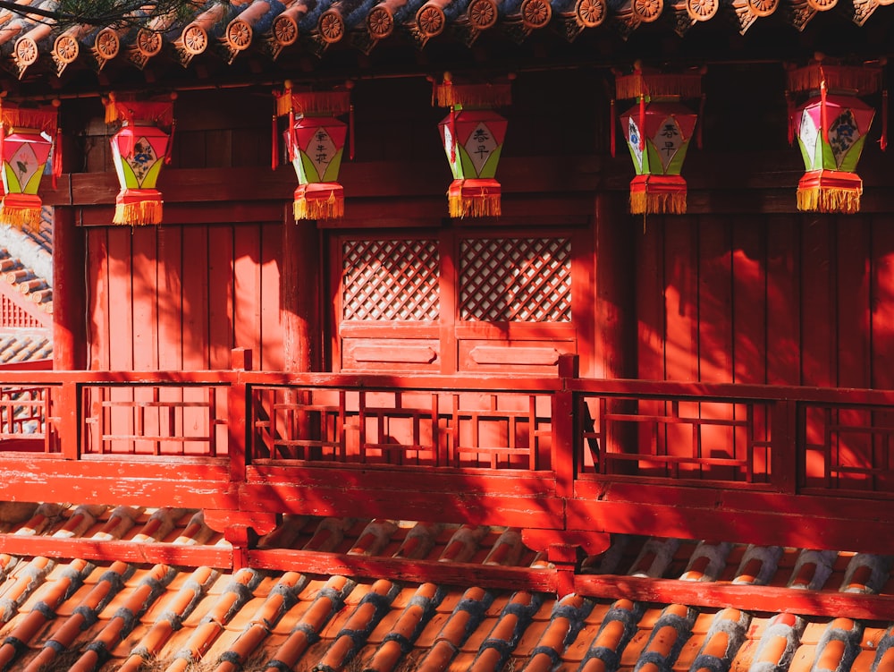 tempio rosso, verde e giallo