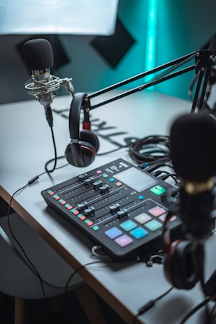 black and silver audio mixer
