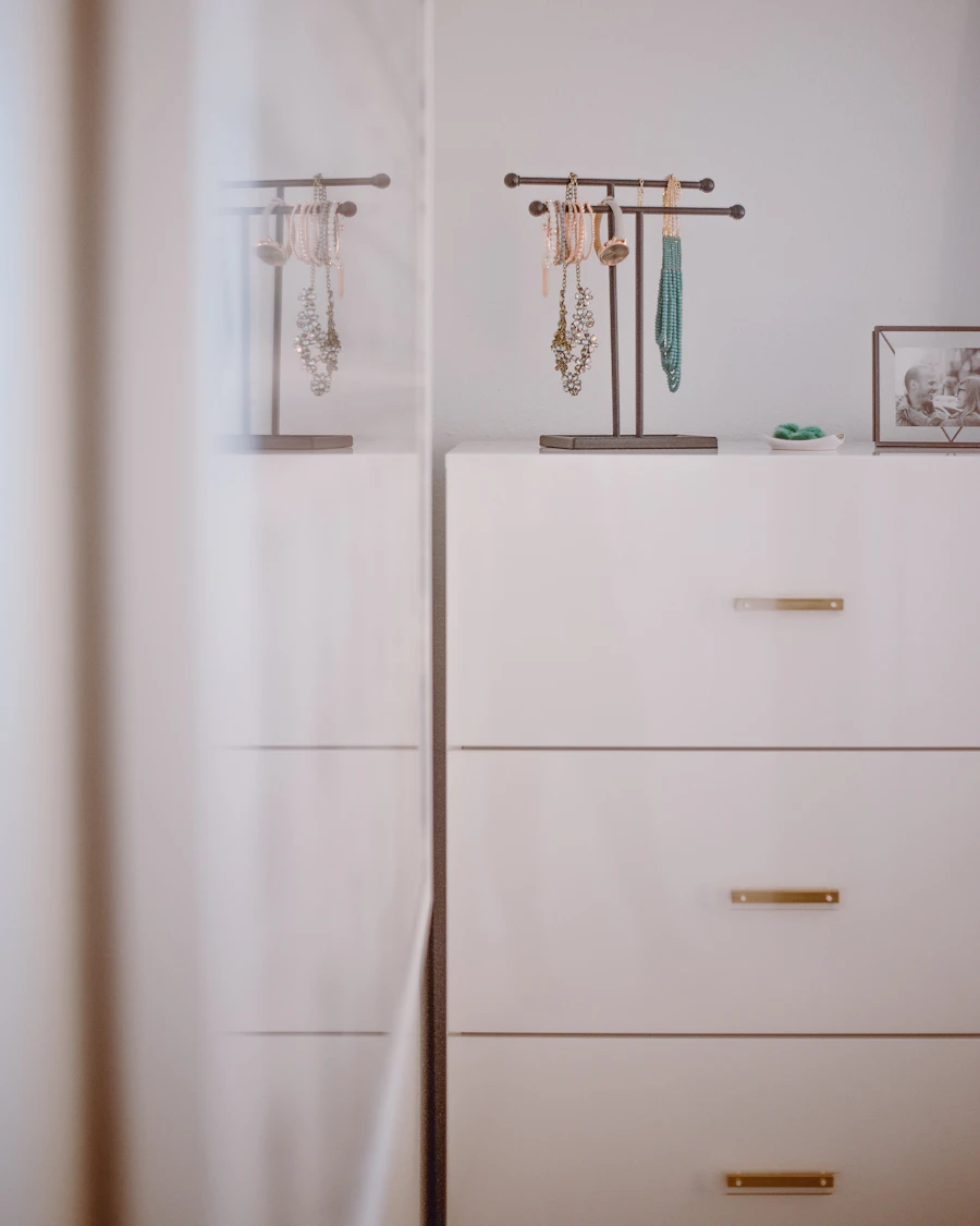 Jewelry armoire mirror