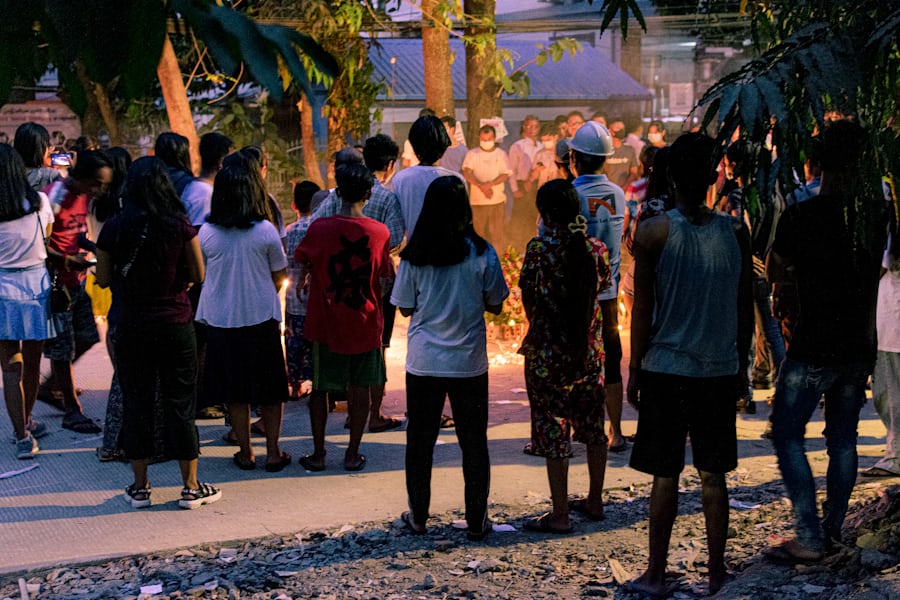 People at a vigil in Myanmar in March 2021 (Zinko Hein via Unsplash)