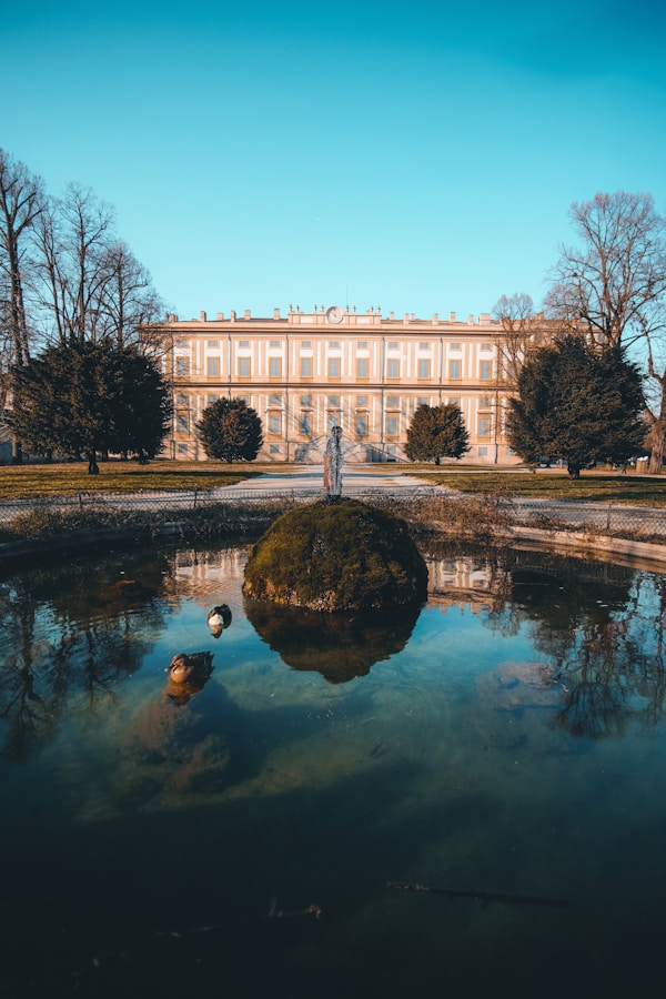 Exploring Monza's Local Cuisine: Traditional Dishes, Restaurants & Recipes