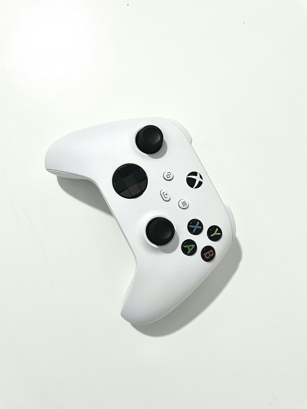 white xbox one game controller