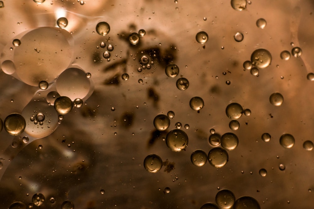 Gotas de agua en panel de vidrio