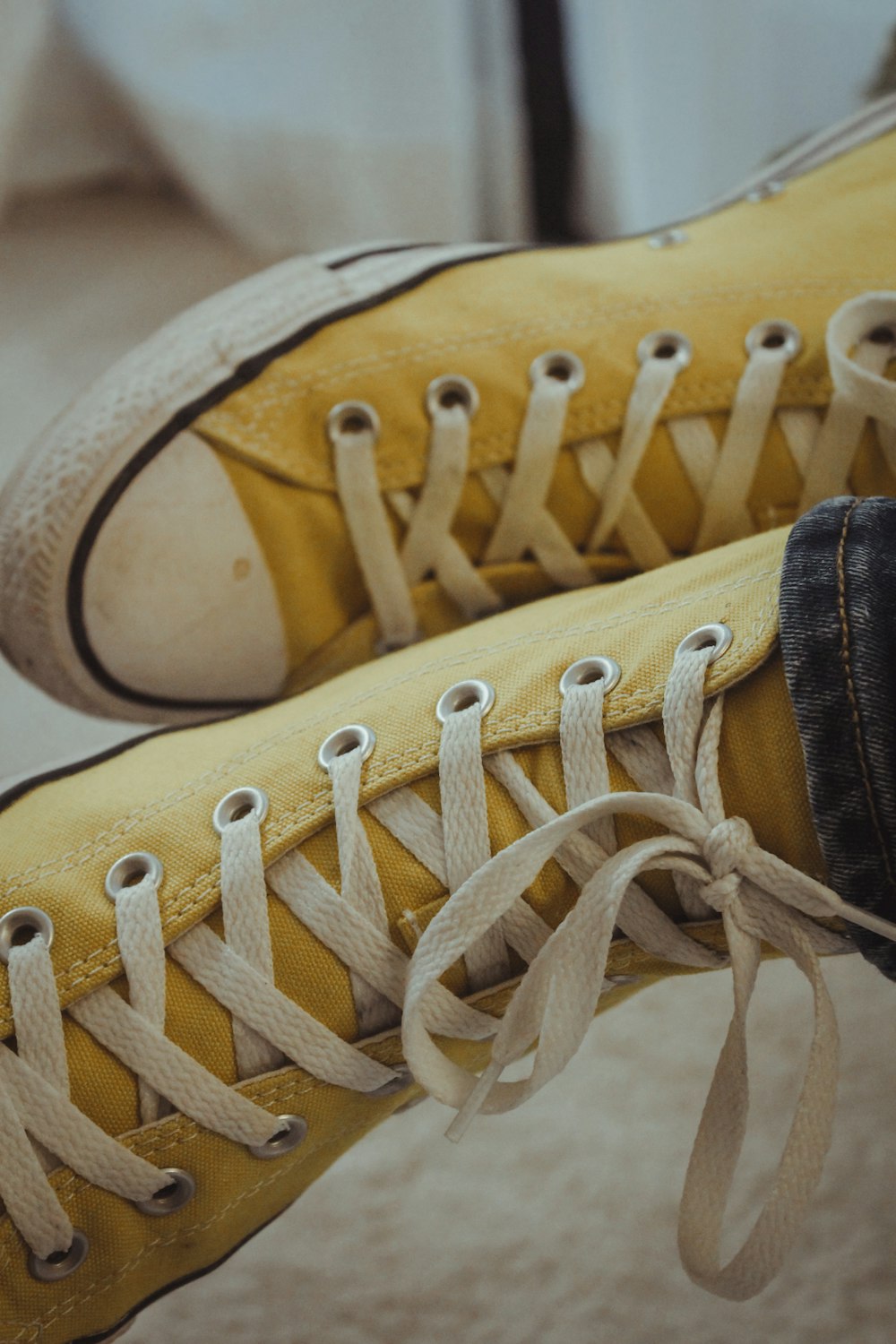 black and white lace up sneakers