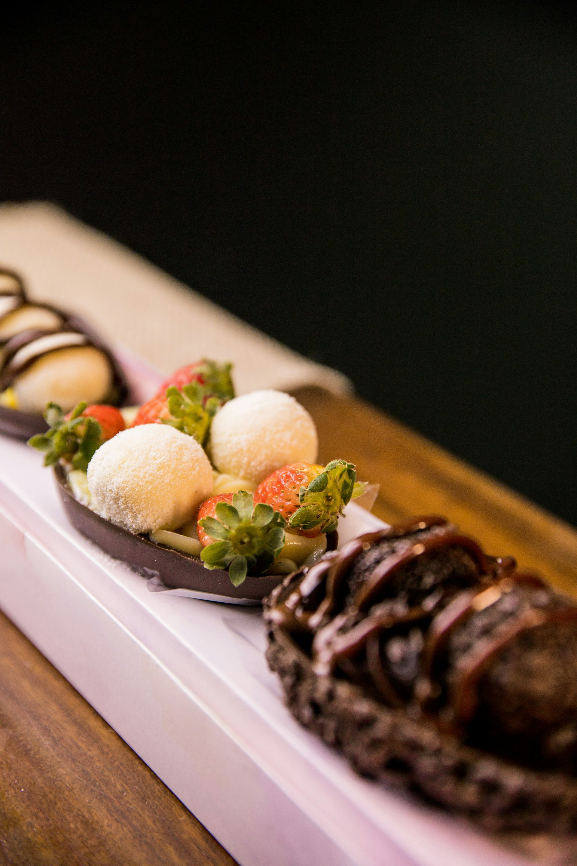 gray computer monitor