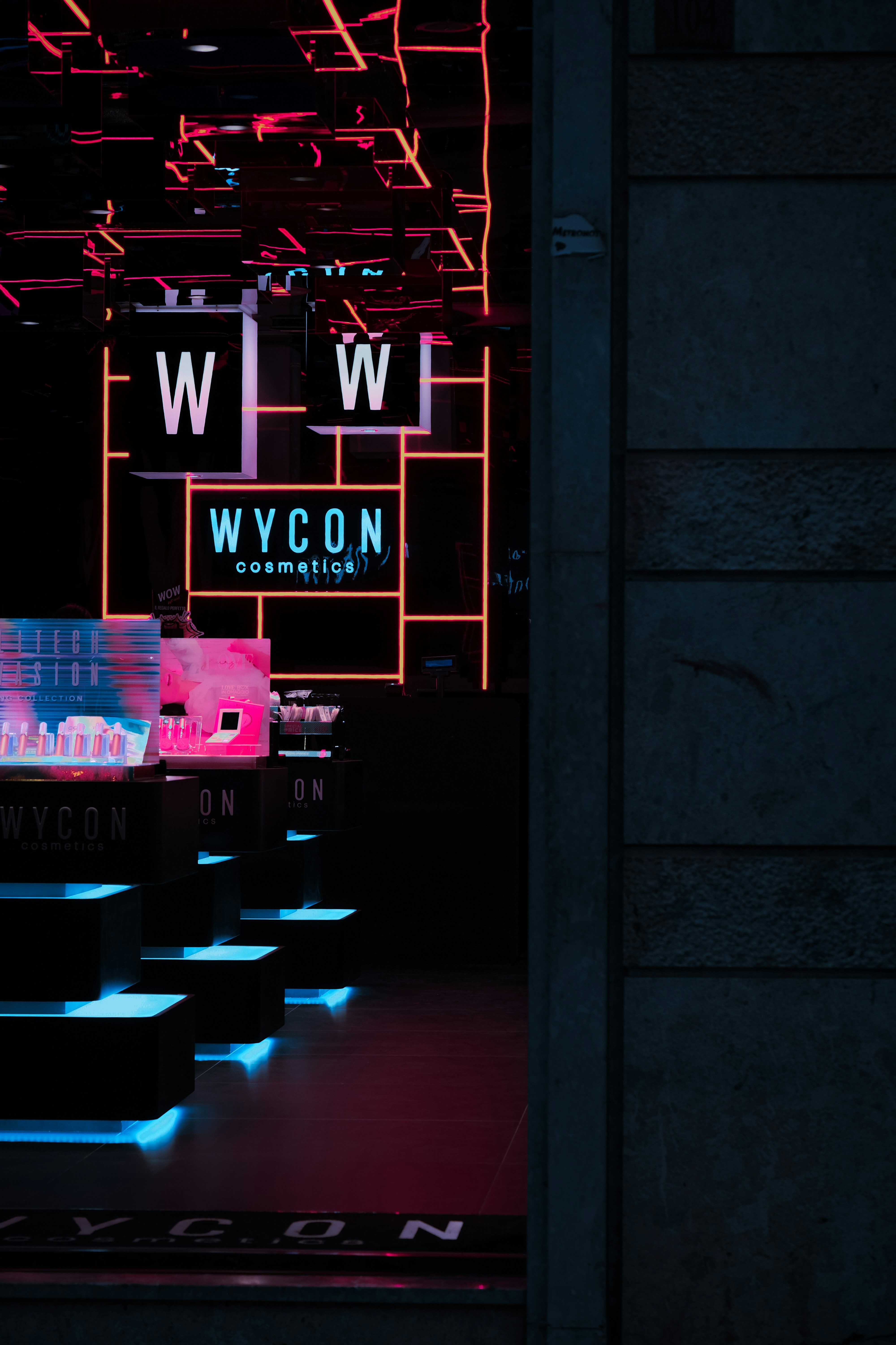 Segnaletica luminosa a LED viola e bianca