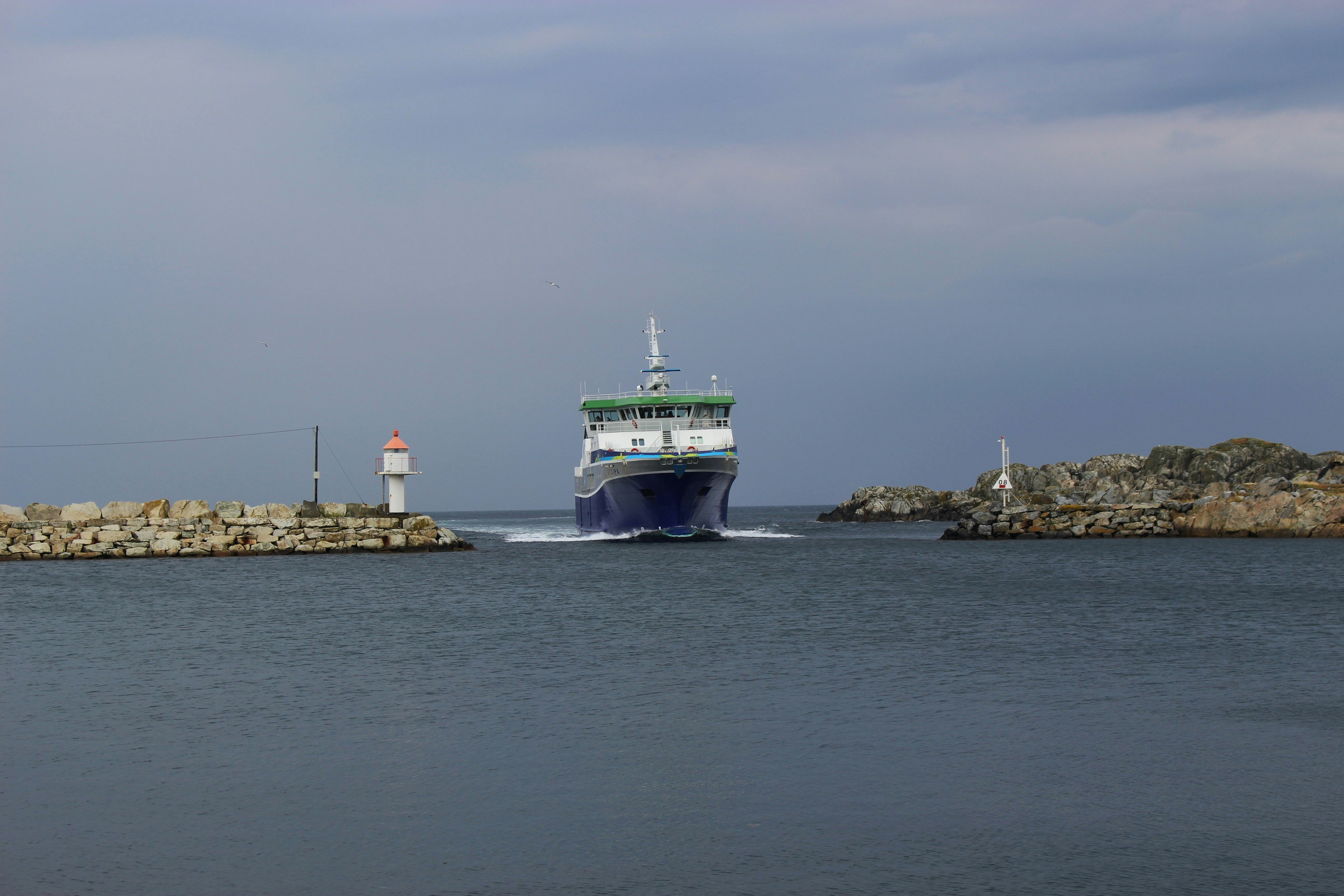 Ferry departing from Saltholmen ferry terminal