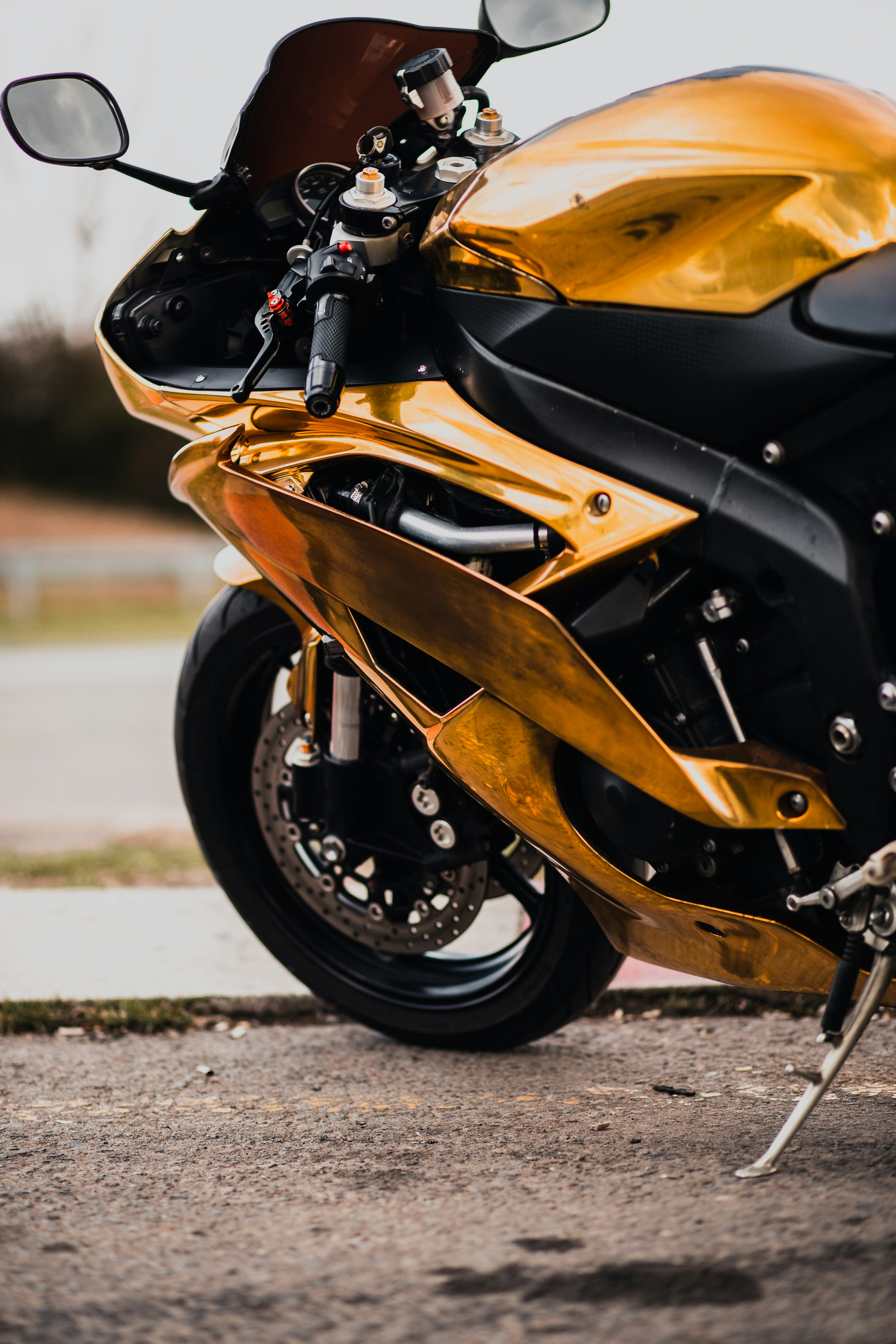 Yamaha R6 Black And Gold Wallpaper