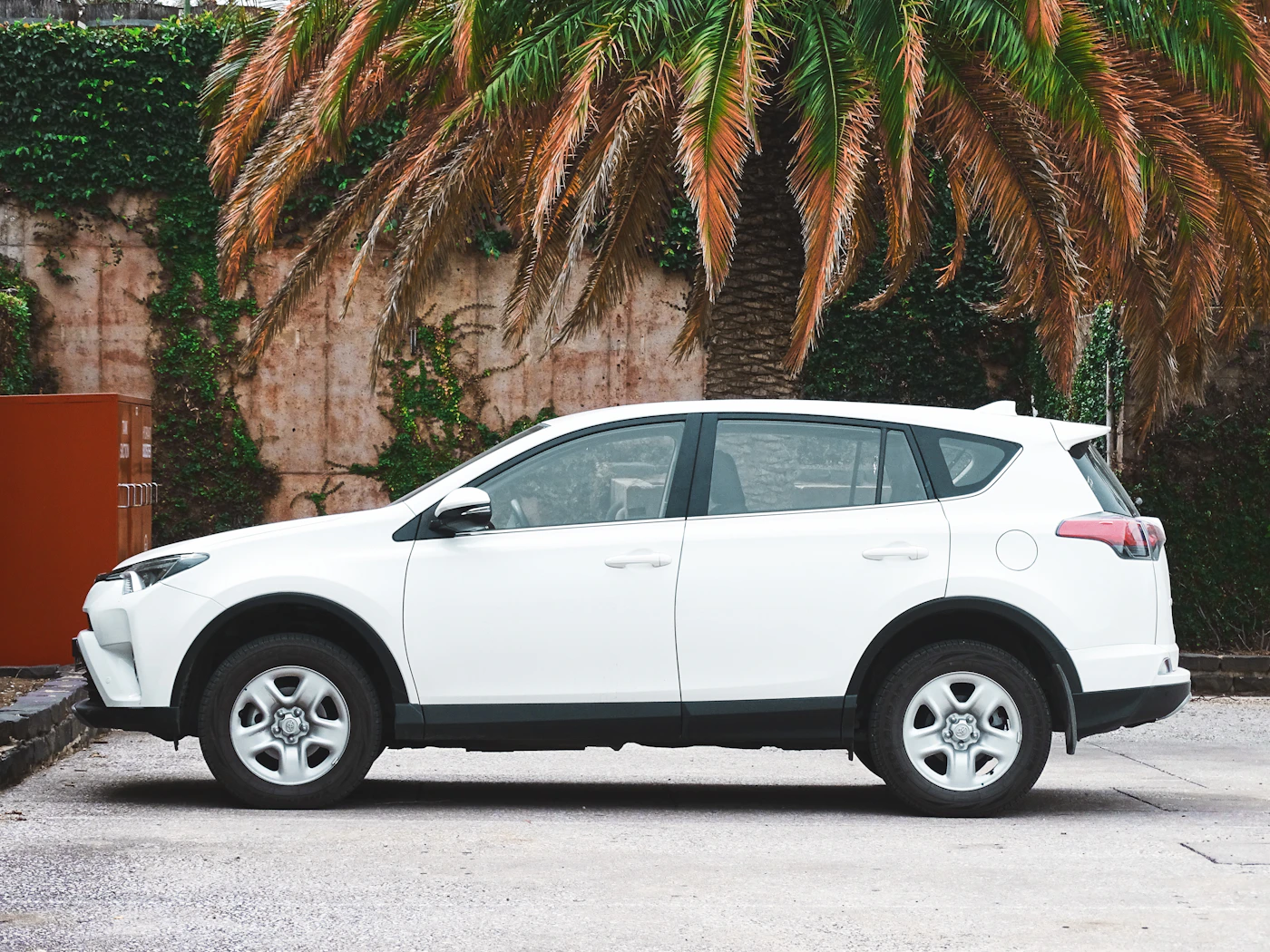 Main Fleet - Clean, professional transportation vehicles