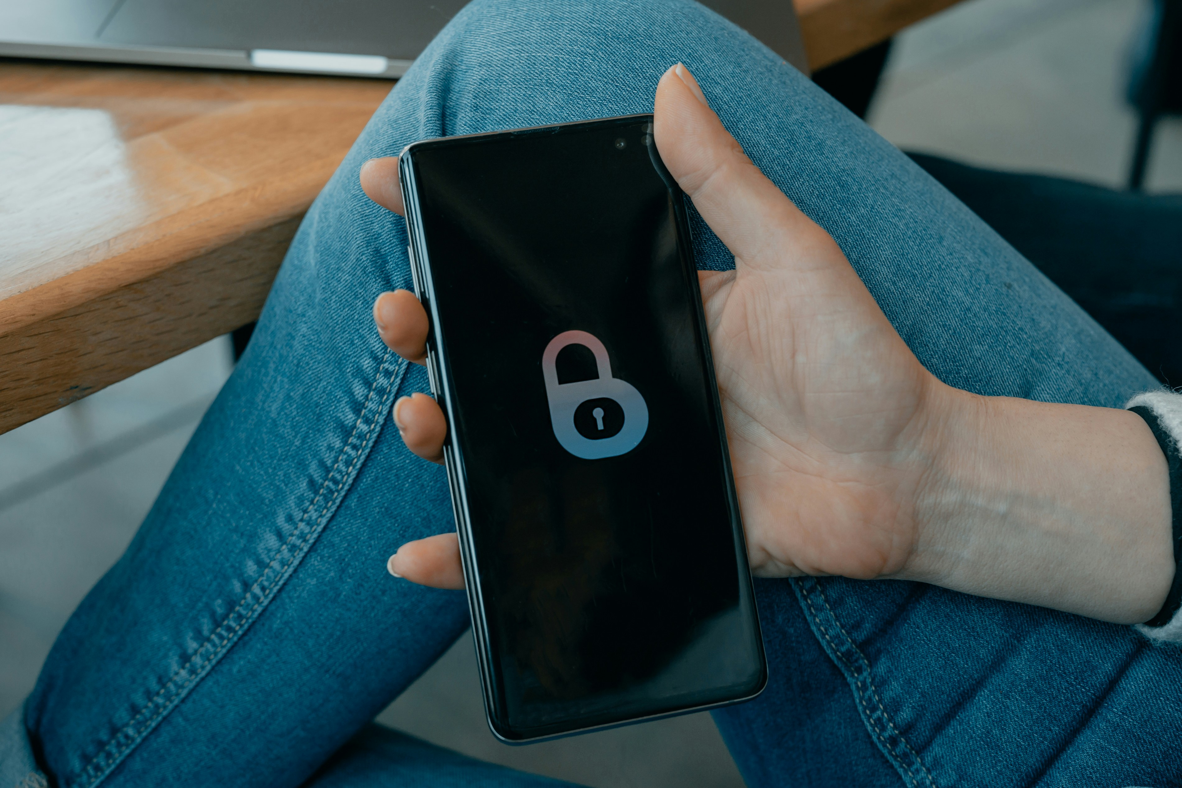 Always Watching, Always Alerting: The Hidden Privacy Cost of Push Notifications