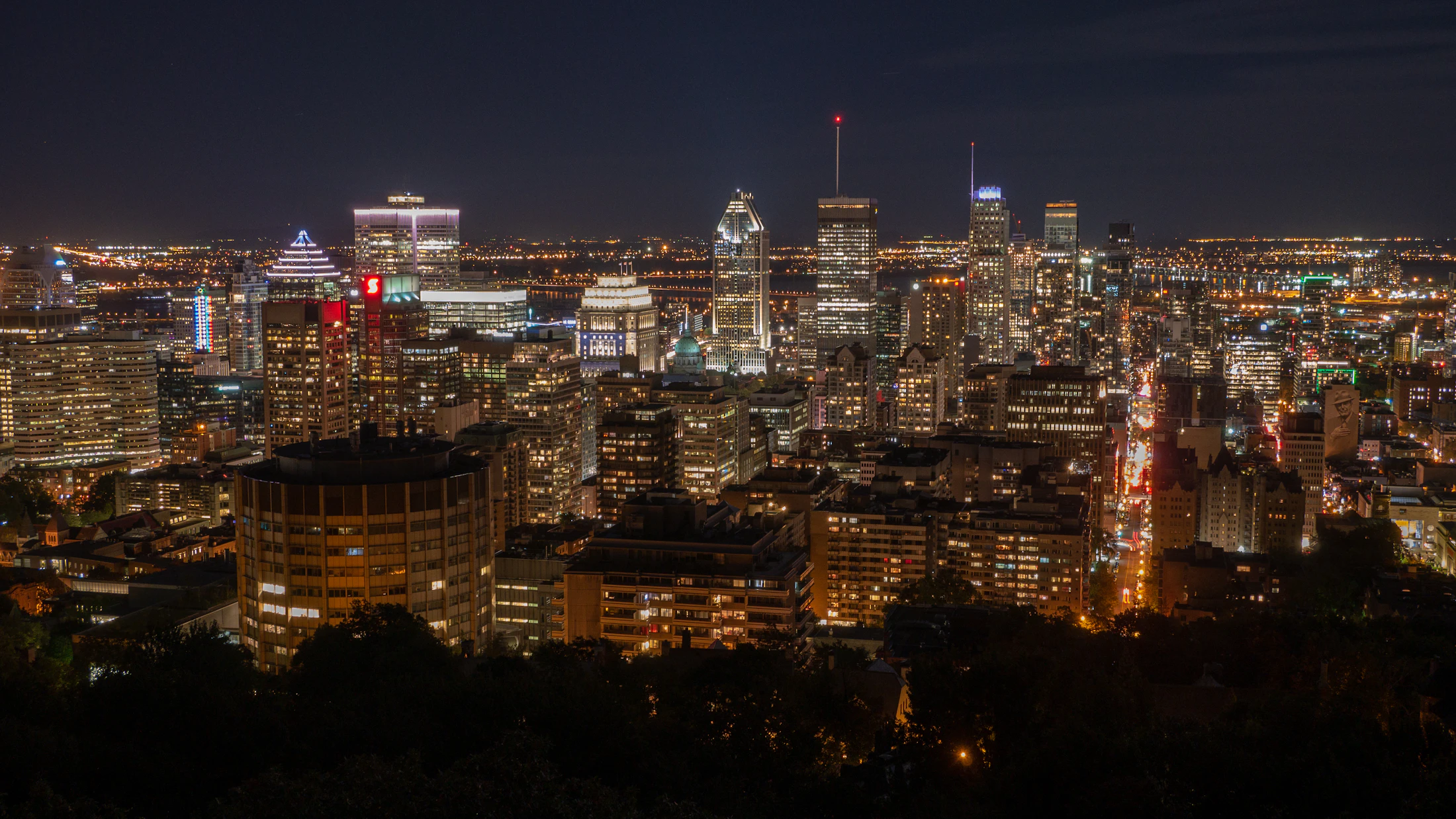Skyline du centre-ville de Montréal la nuit