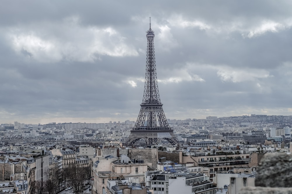 Tour Eiffel à Paris, France pendant la journée