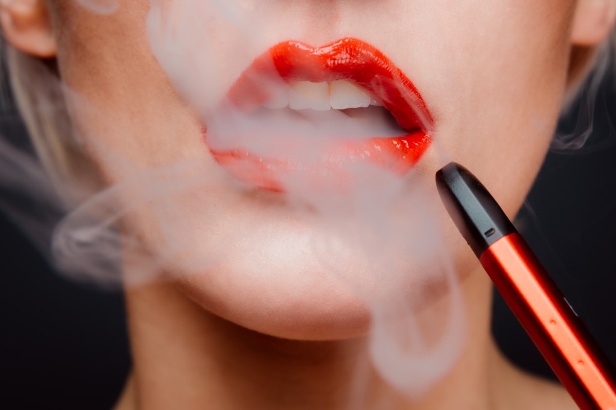 5 efectos nocivos del vapeo y los cigarrillos electrónicos