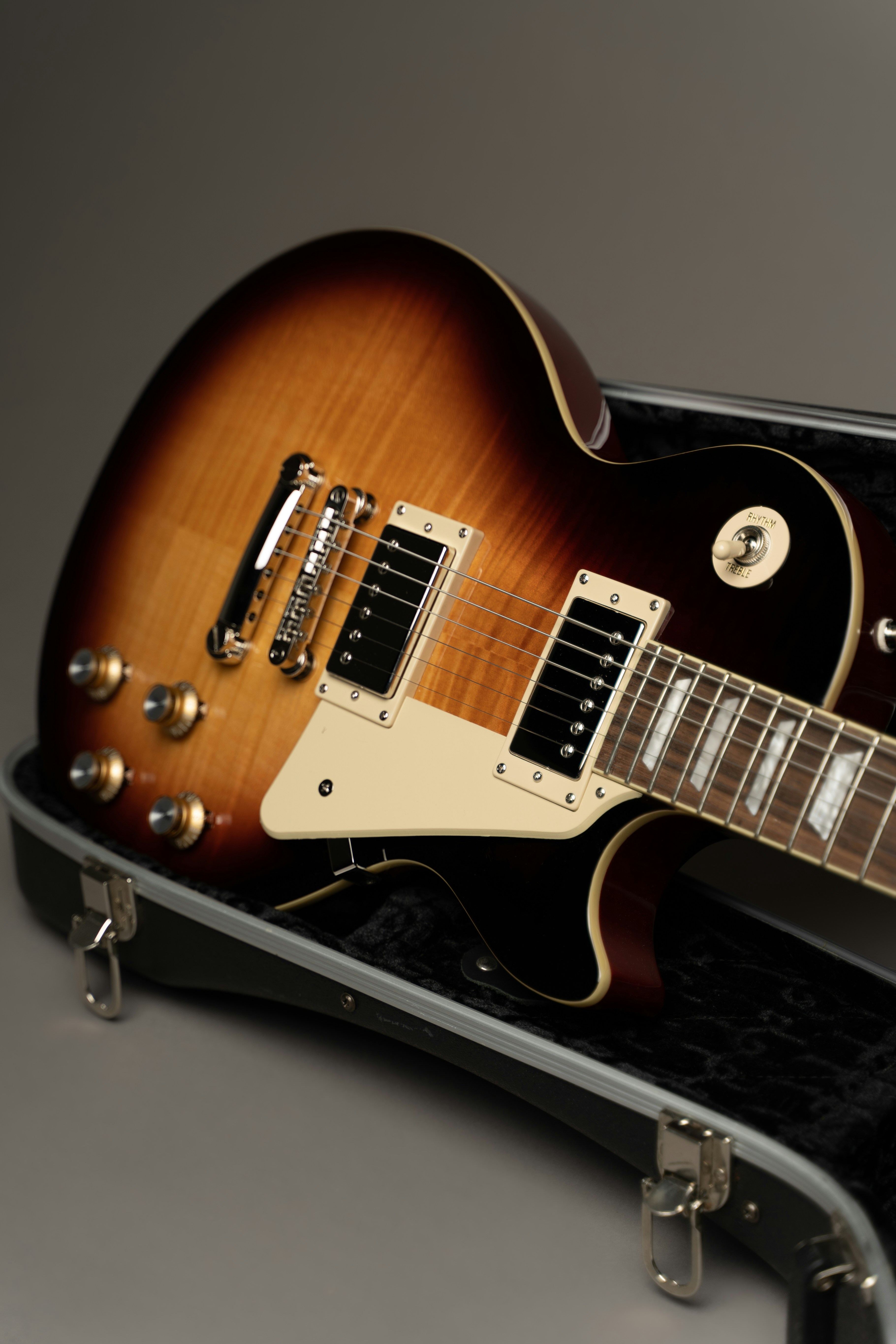 500+ Gibson Les Paul Pictures [HD] | Download Free Images on Unsplash, image size:3000x4500