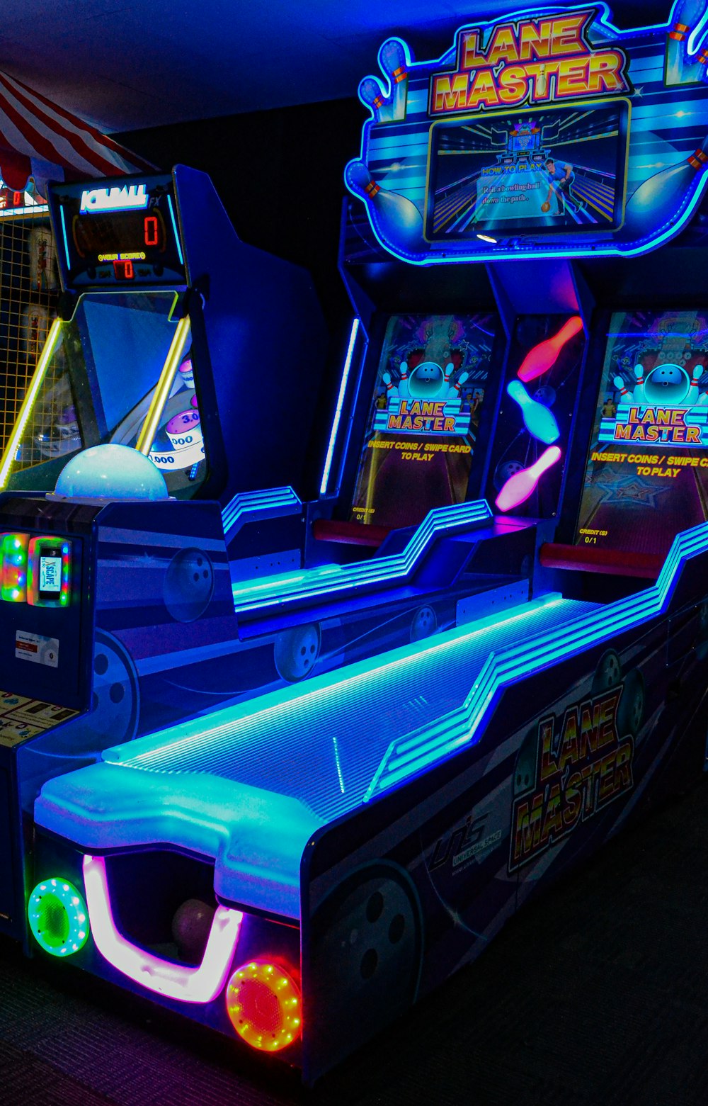 arcade game machine turned on with lights