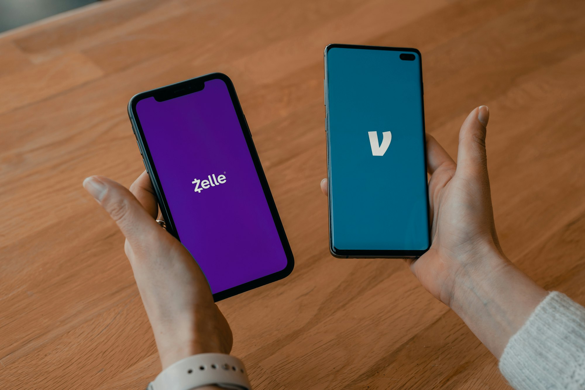 Hmm Venmo or Zelle? What's best for money transfer? 

Via: techdaily.ca | #zelle #cashapp #venmo #wealthsimplecash #transferwise #money