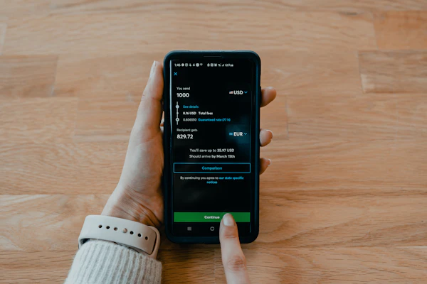 Aplicativo financeiro em smartphone