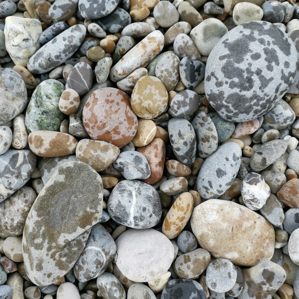 gray and brown stone fragments