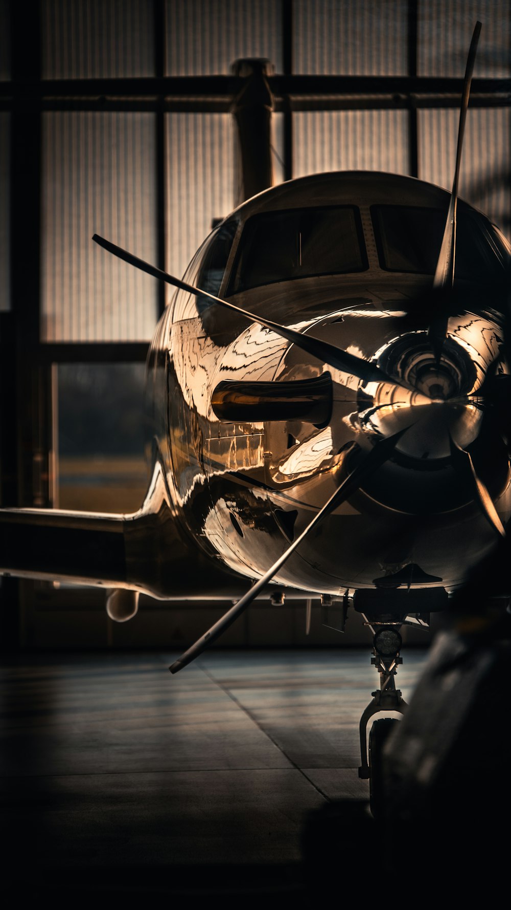 brown and black plane propeller