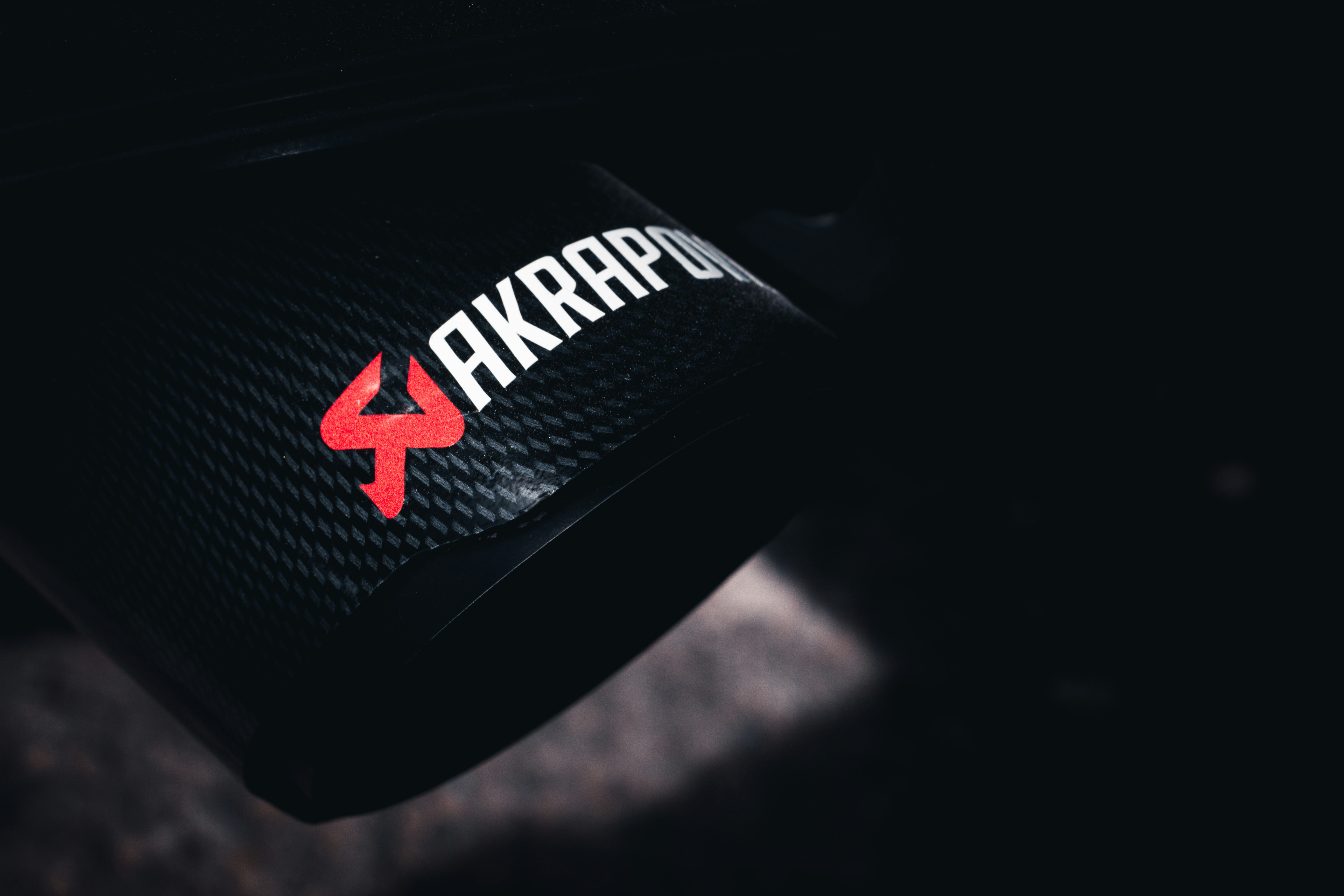 boné adidas preto e branco