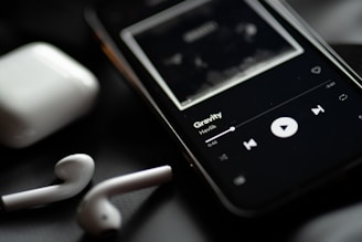black and white candybar phone