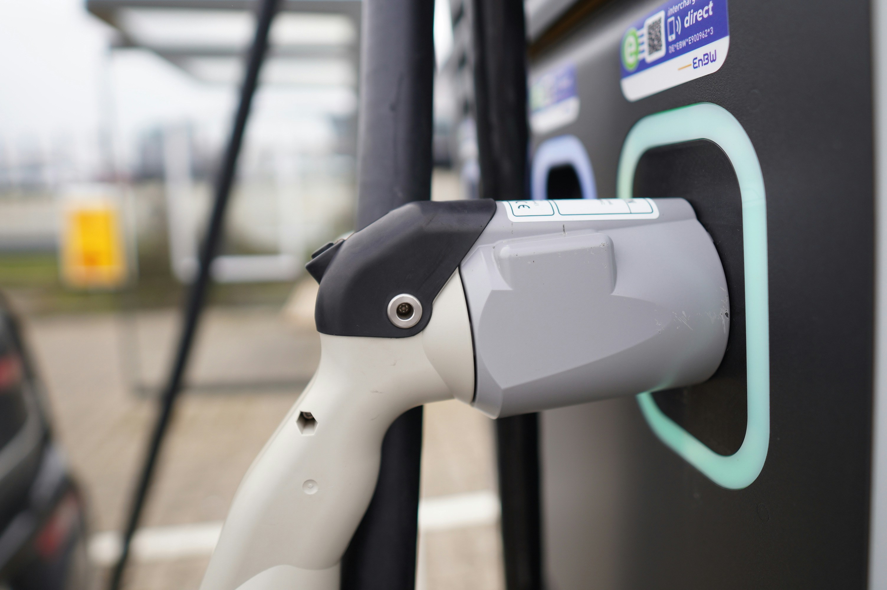 Elektromobilių stotelių pardavimas ir montavimas