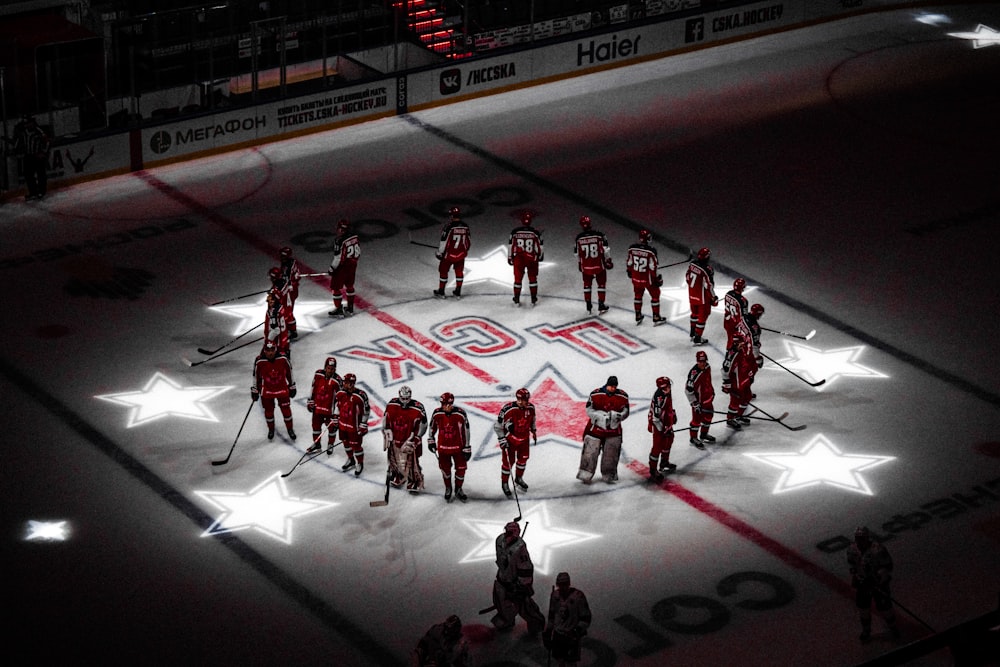 Leute, die Eishockey spielen