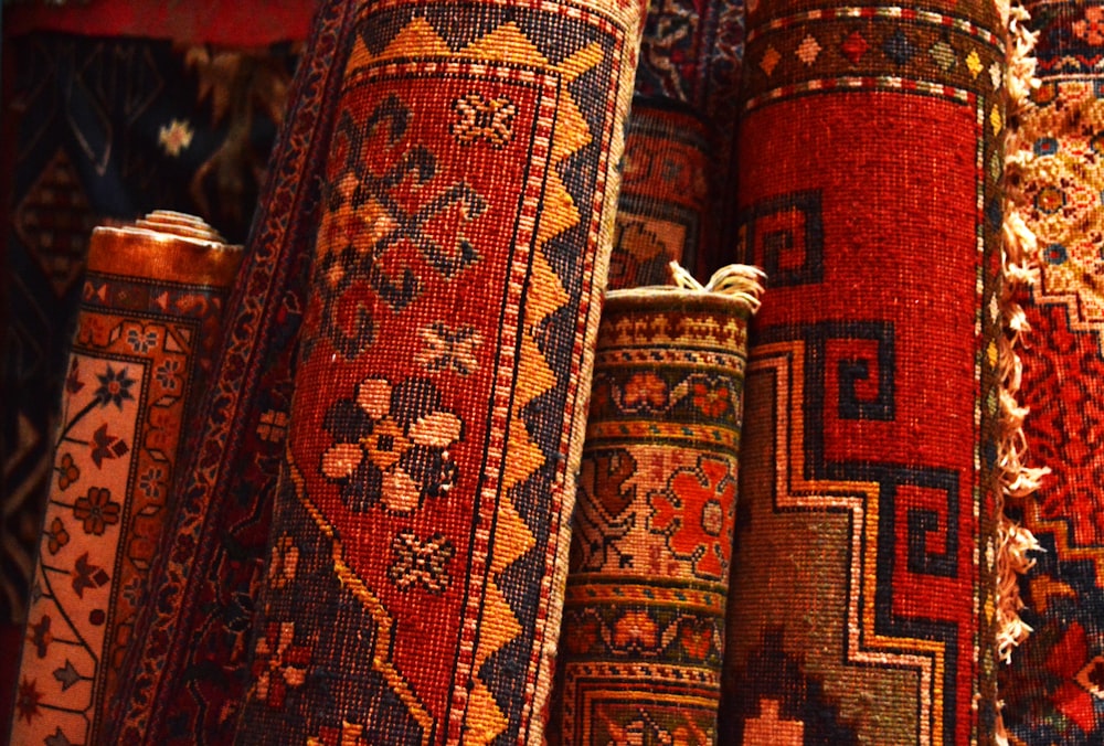 Textil tribal rojo, blanco y negro