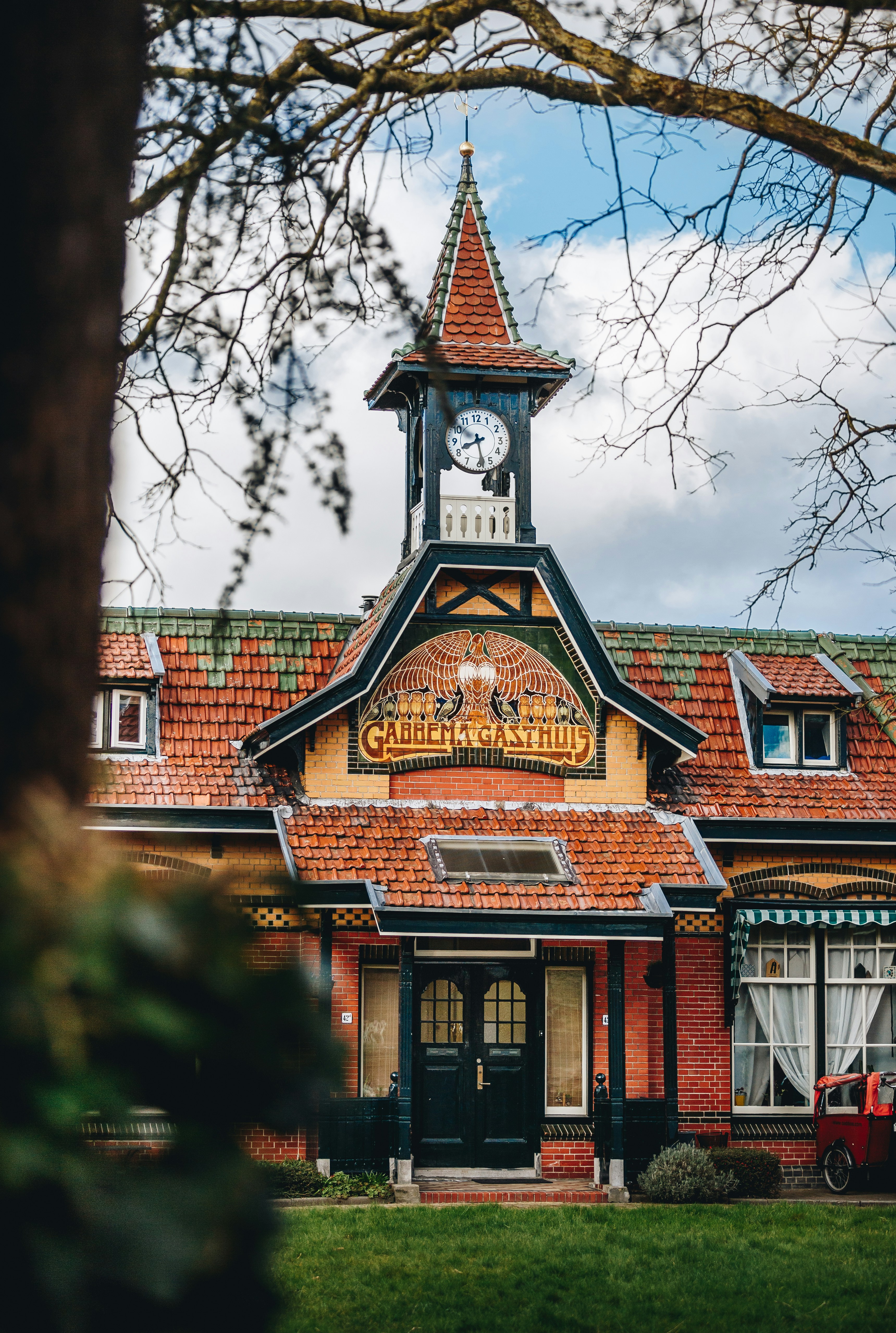 brown and black concrete building
