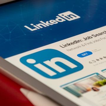 Cover Image for Webinar: How to build a remote-ready CV & LinkedIn