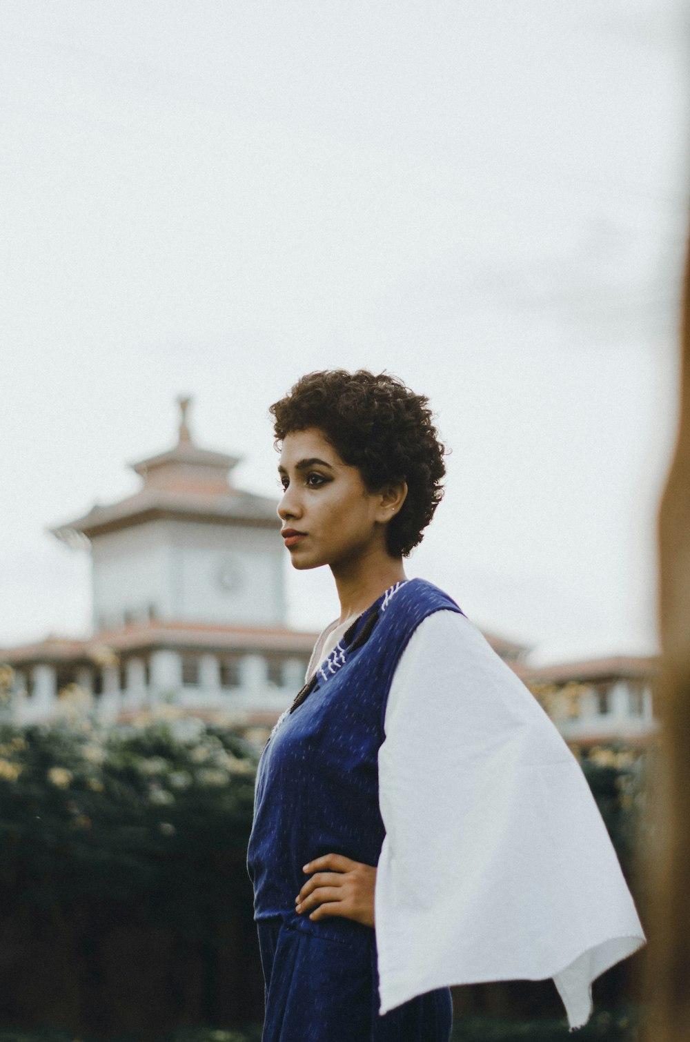 man in blue and white long sleeve shirt