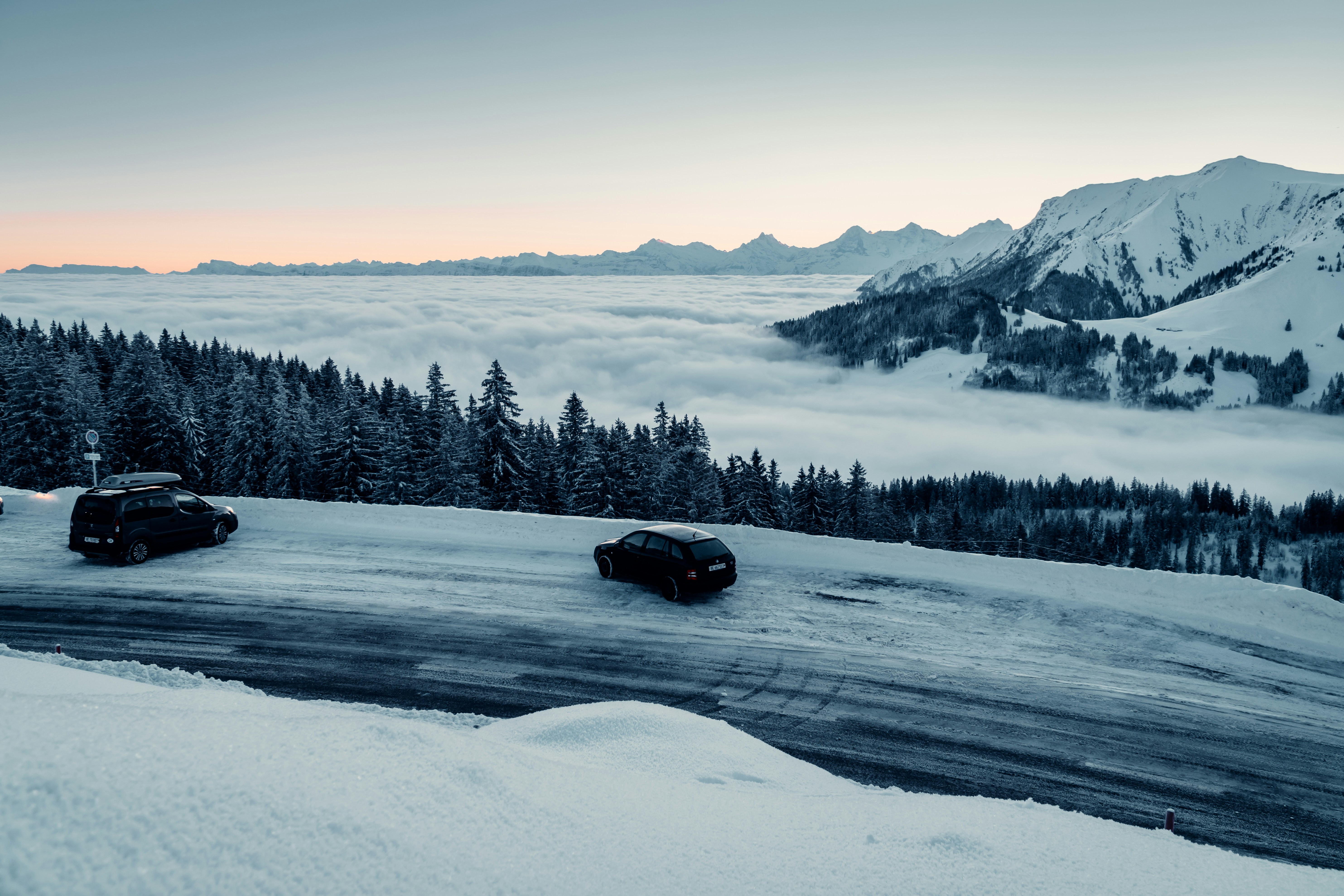 blog illustration, ilustrasi artikel Throttle Up Your Desktop: Epic Snowy Mountain Drift Car Wallpapers 3