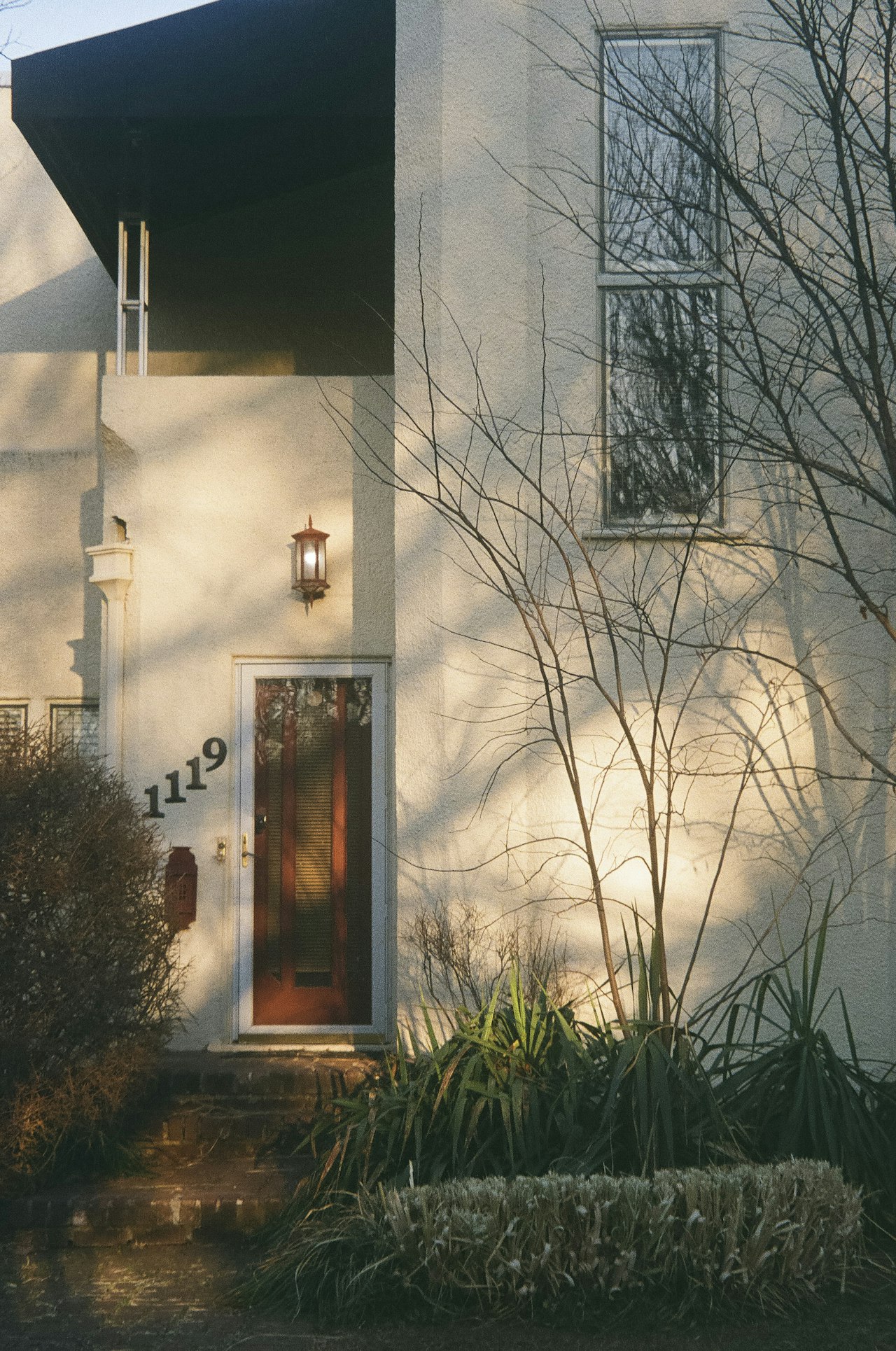 Gold vs. Real Estate: Why a Home is the Ultimate Safe Haven Investment