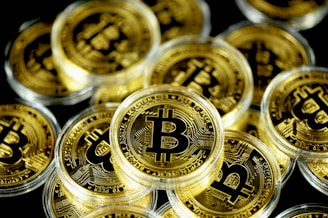 gold and silver round coins