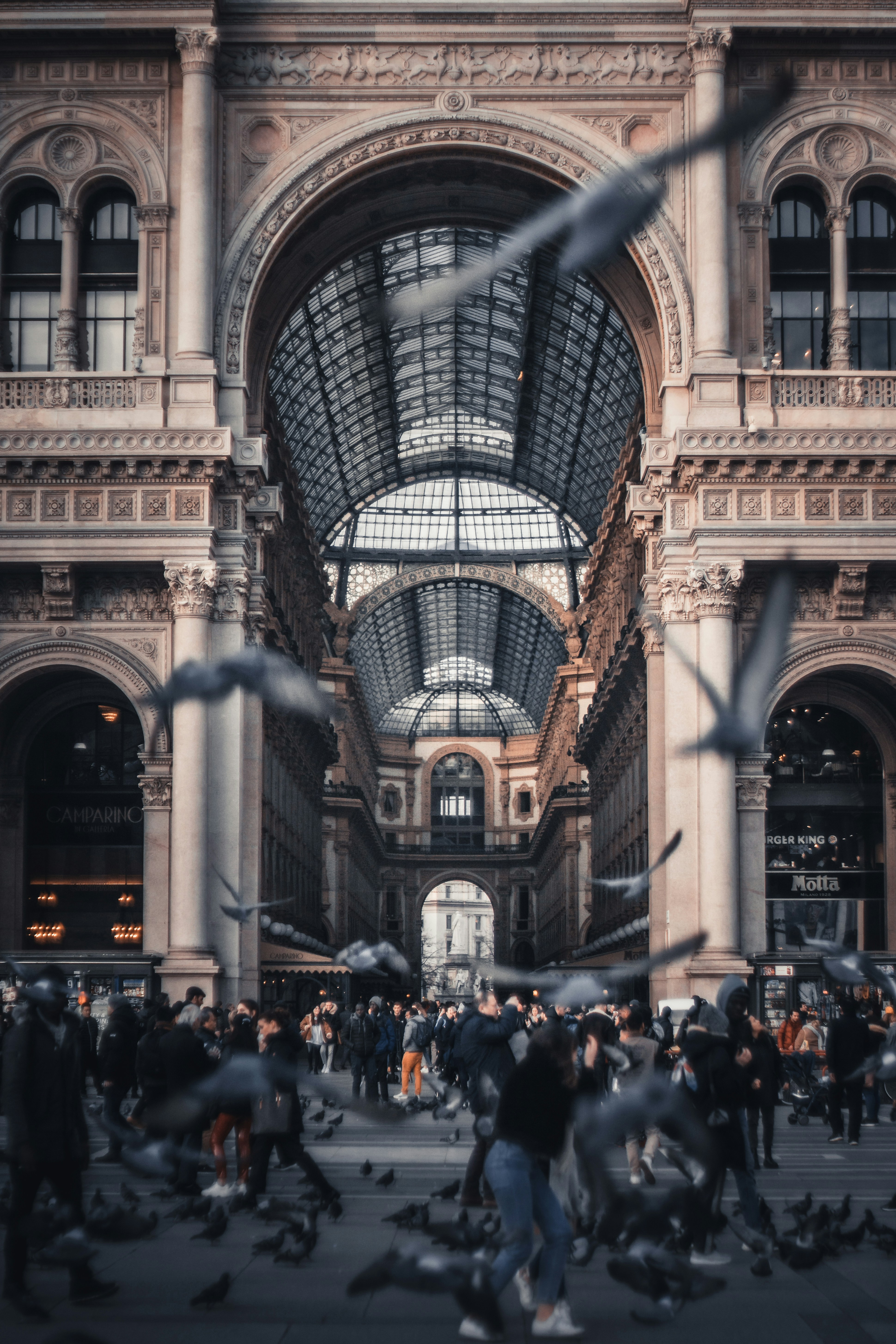 personnes dans une ville pendant la journée
