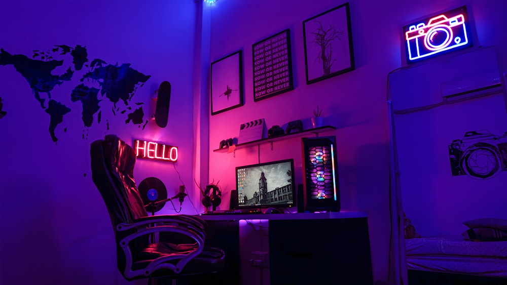 Ảnh phòng chơi game đầy màu sắc với đèn RGB sáng bừng: Bạn yêu thích sự rực rỡ và sống động? Phòng chơi game với đầy màu sắc và đèn RGB rực rỡ sẽ khiến cho bạn cảm thấy hưng phấn và thăng hoa. Đừng bỏ lỡ cơ hội để cùng chiêm ngưỡng những khoảnh khắc đầy thú vị trong không gian game.