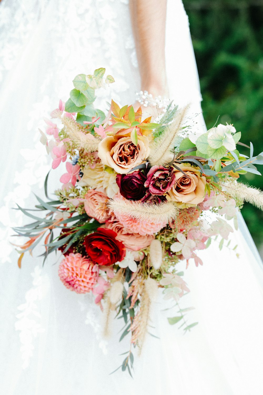 pink and white rose bouquet