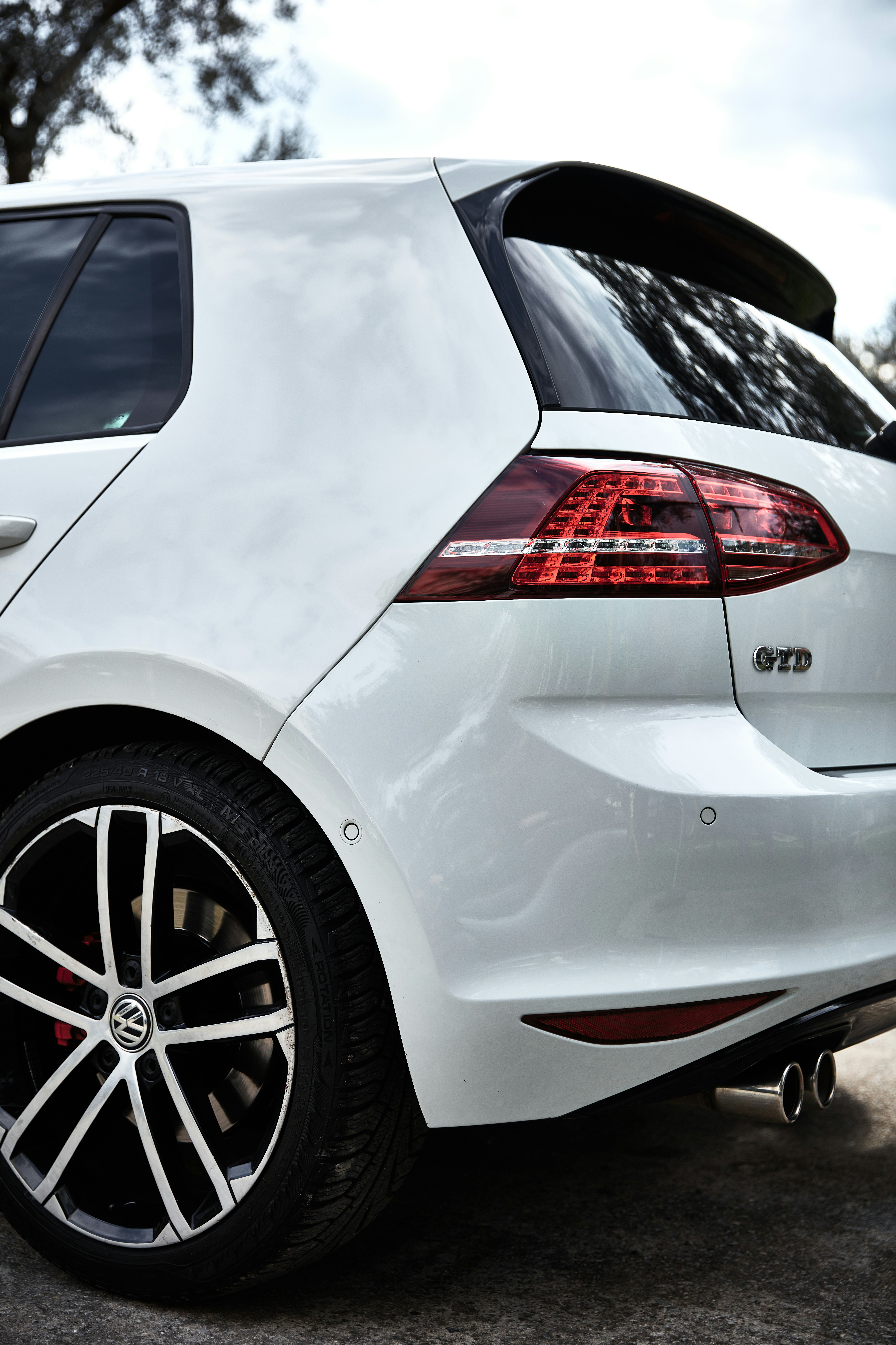 Photo by mladenscekic