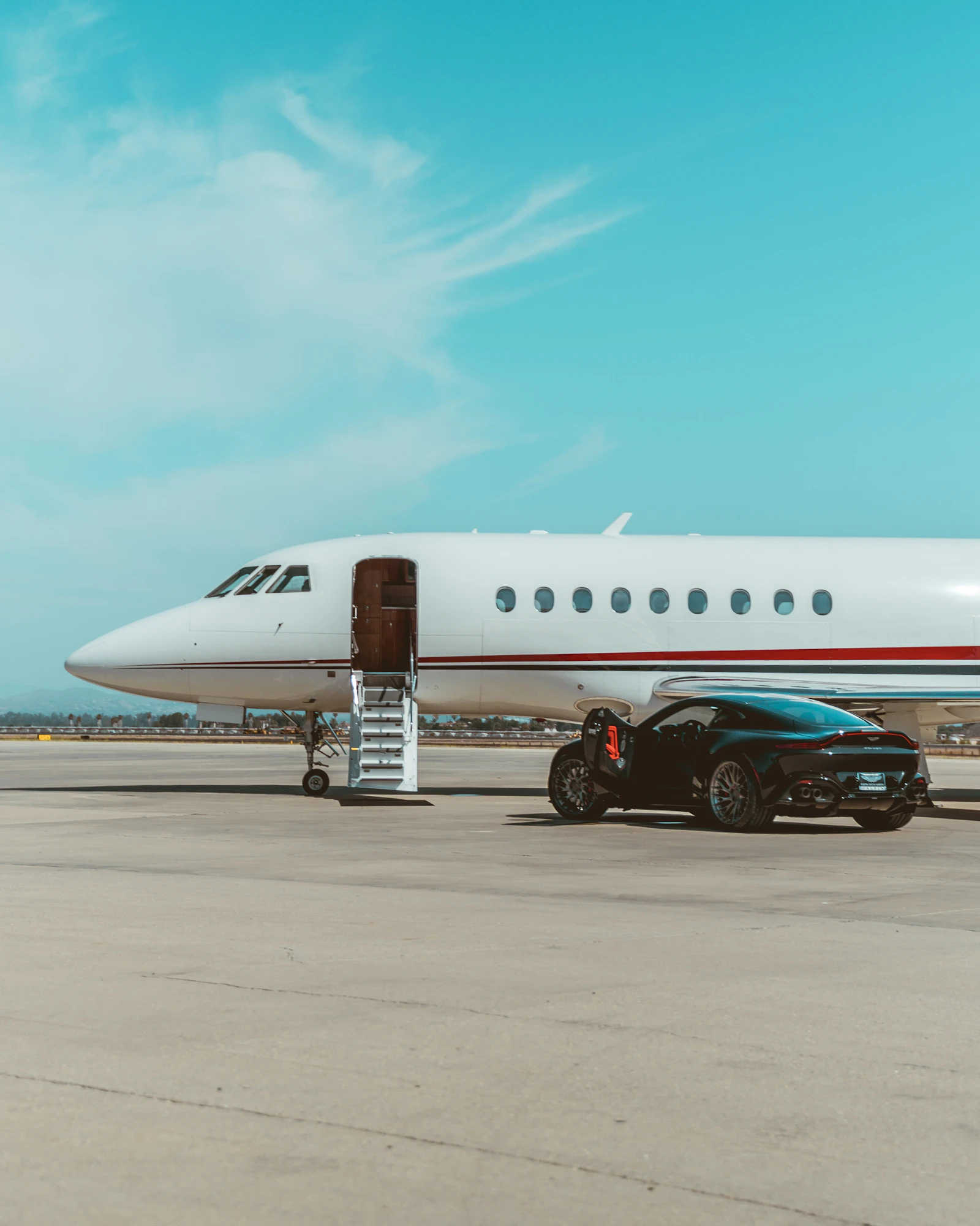 Private Jet & Helicopter Transfers: How Charter Actually Works in 2026